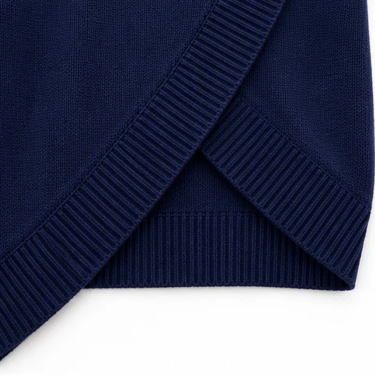Dam Asymmetrisk Mock-Neck Stickad Tröja - Minimalistisk