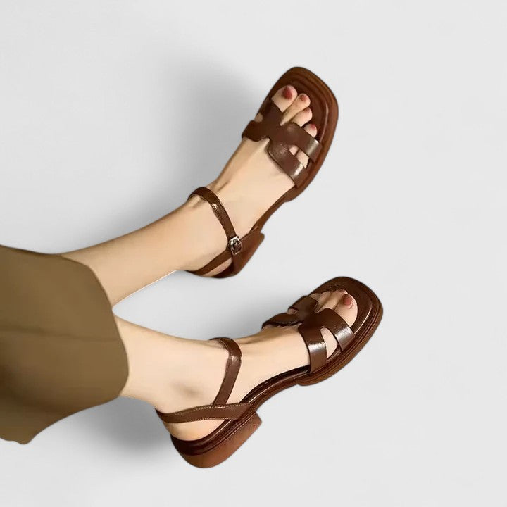 Dam Platta Sandaler - Elegant Sommarstil - Brun