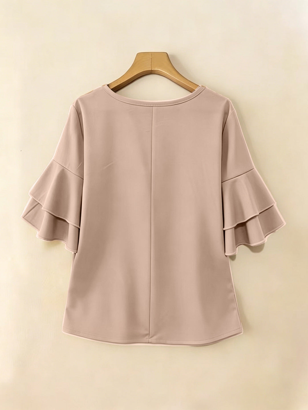 Dam Plisserad Blus med Volangärmar - Elegant Klassiker