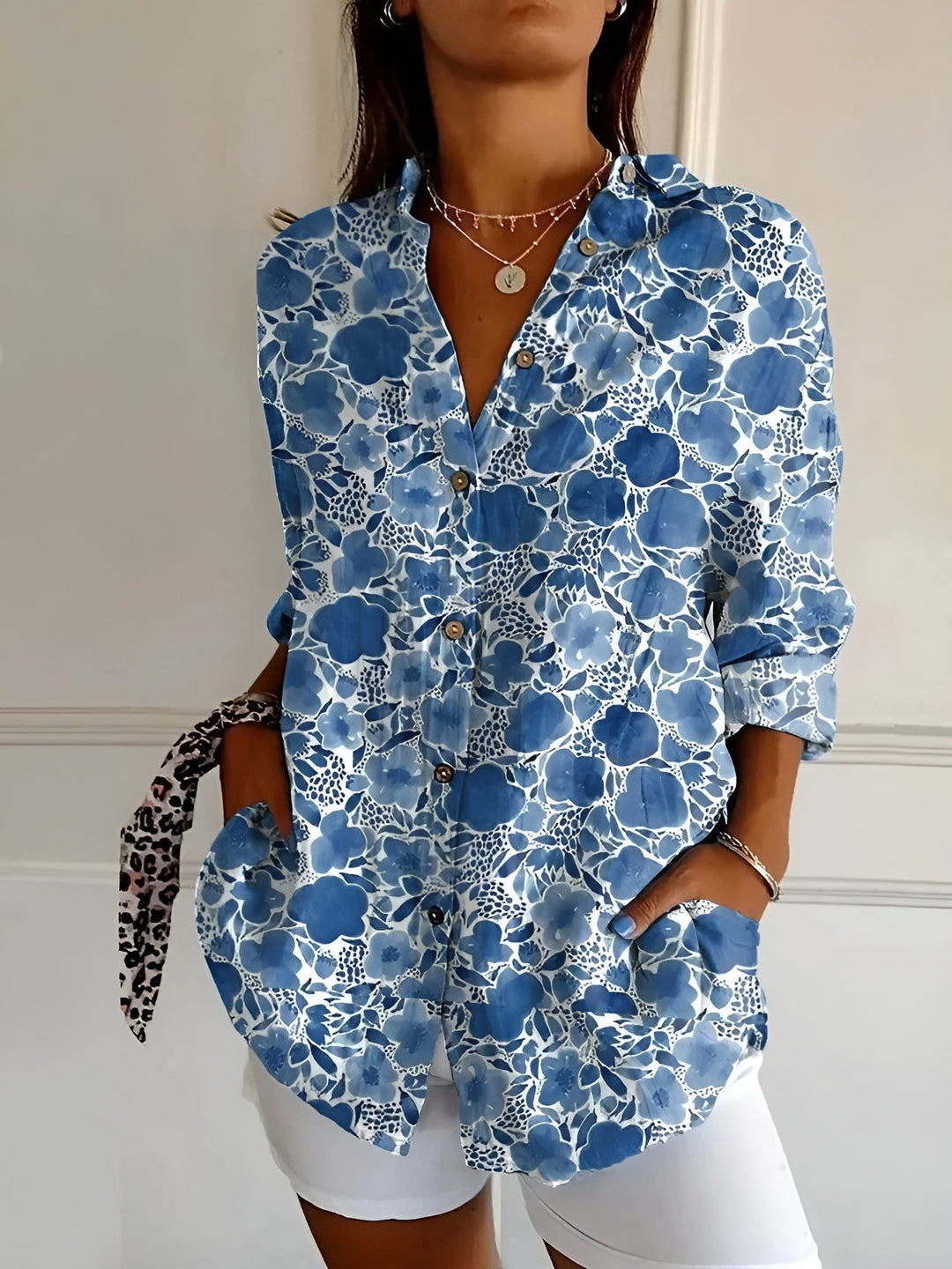 Dam Skjorta med Knappslutning - Klassisk Elegant Stil - Mörkblå blomster