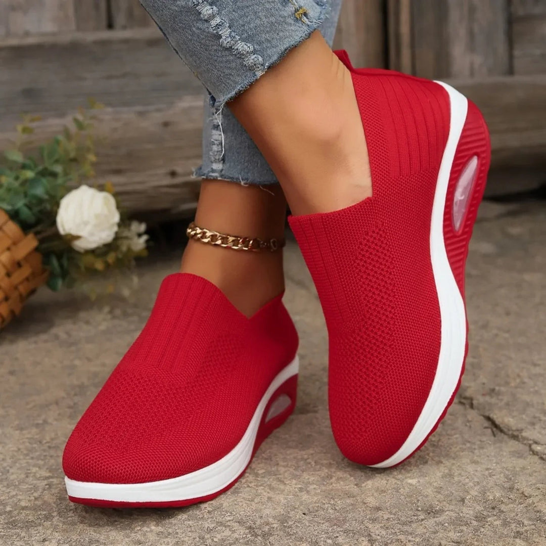 Dam Stoppade Slip-On Sneakers in röd, Bekväm Vardagssko