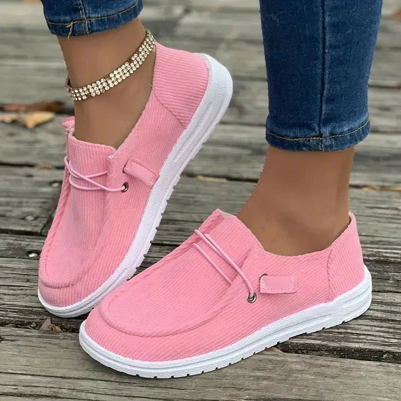 Kvinnor Slip-on Skor | Lättvikt & Flexibel Sula | Bekväma & Vardagsvänliga | Avslappnad Stil