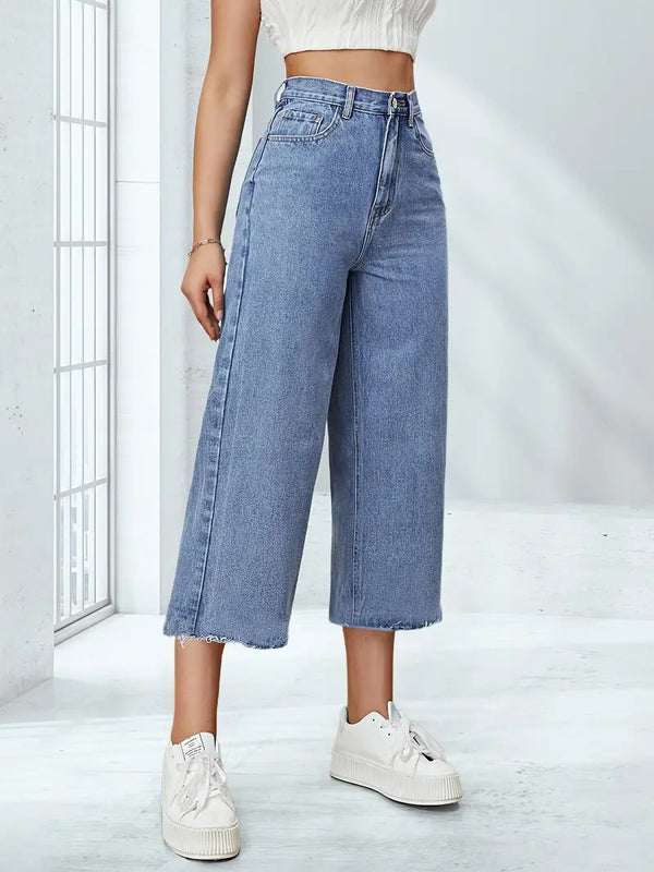 Dambyxor | Knapplåsning & Hög Midja | Somrig Denim Capribyxa i Stretchigt Material