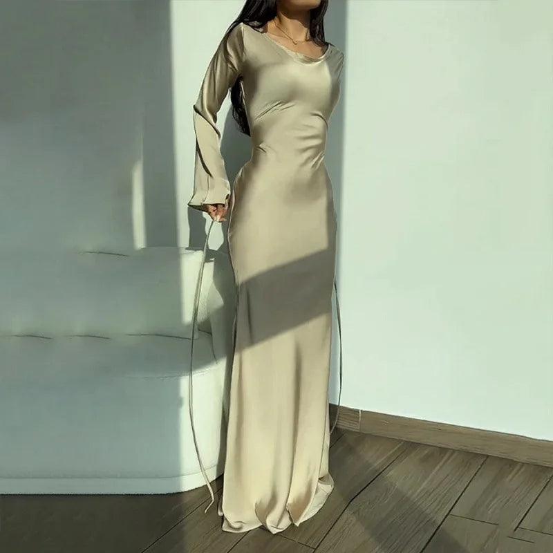 Klänning Maxi | Vinterklänning | Lång Ärm | Elegant Minimalism