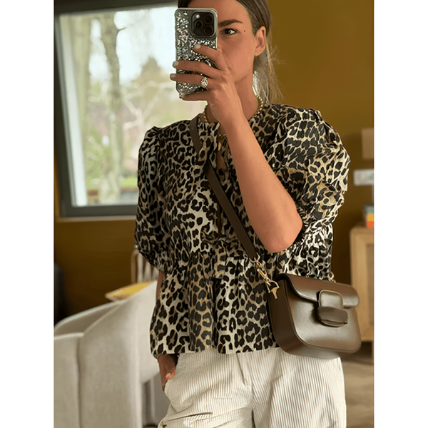Damblus | Volangdetaljer & Puffärmar | Rynkad Croptop | Elegant & Feminin