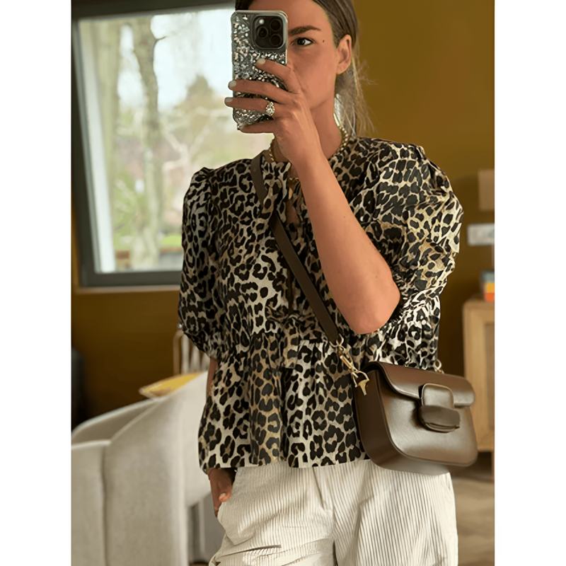 Damblus | Volangdetaljer & Puffärmar | Rynkad Croptop | Elegant & Feminin