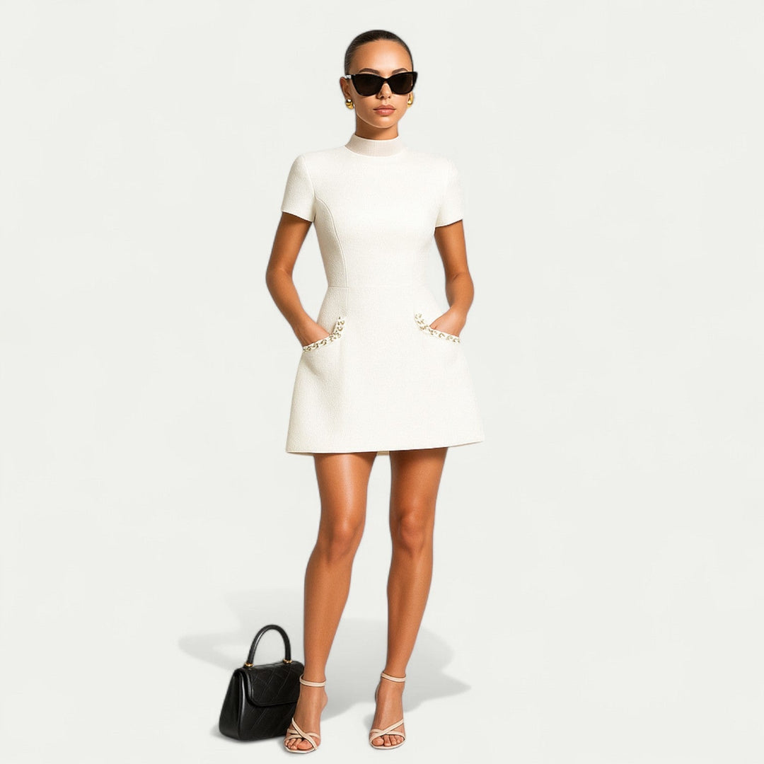 Klänning Mini | Elegant Svart Klänning | Pärldetaljer | Figurnära Design