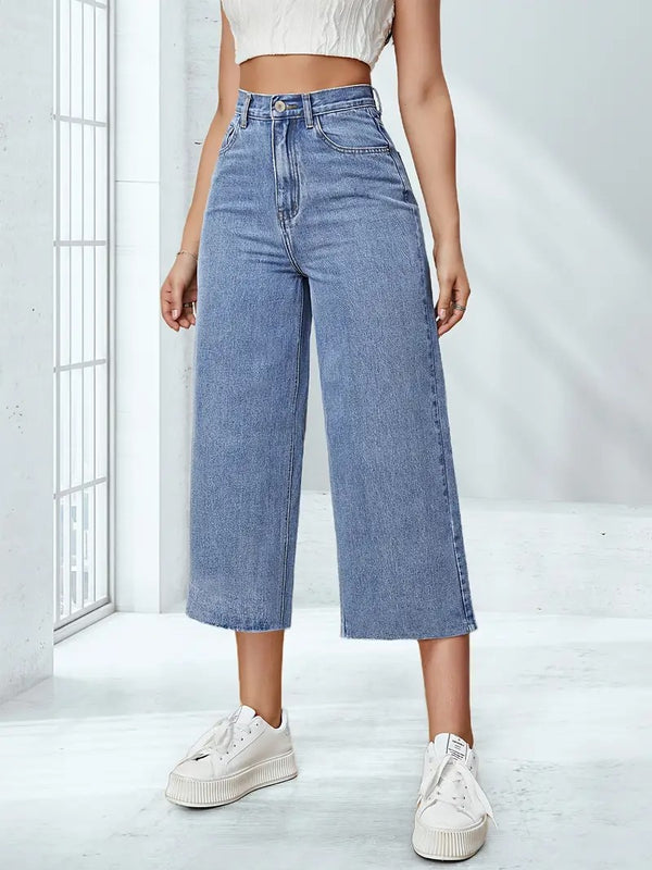 Dambyxor | Knapplåsning & Hög Midja | Somrig Denim Capribyxa i Stretchigt Material