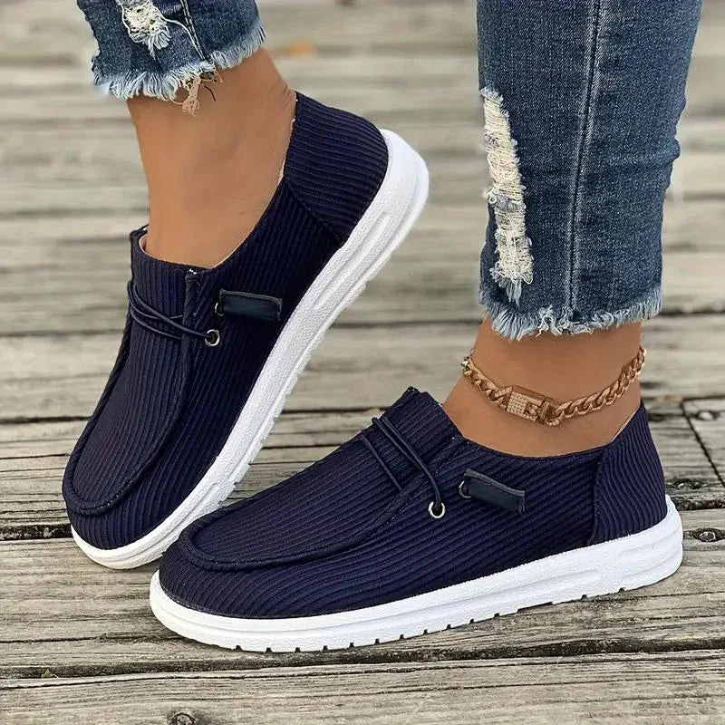 Kvinnor Slip-on Skor | Lättvikt & Flexibel Sula | Bekväma & Vardagsvänliga | Avslappnad Stil