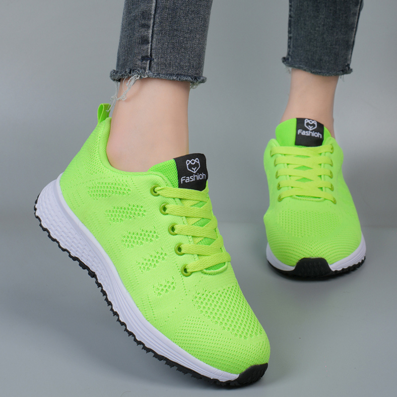 Dam Sneakers | Lätt & Andas | Kamouflagemönster | Stickad Meshdesign