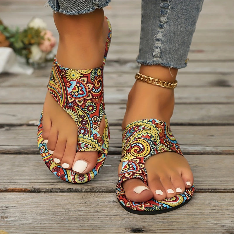 Flipflops för damer | Blommigt tryck & fjärilsdetaljer | Halksäker sula | Färgglad textil