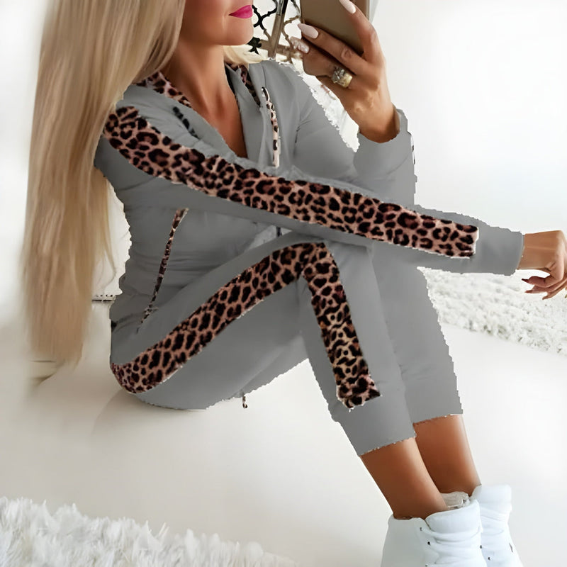 Träningsset för Dam | Leopardmönster | Croppad Huvtröja & Joggingbyxor | Sportig & Trendig