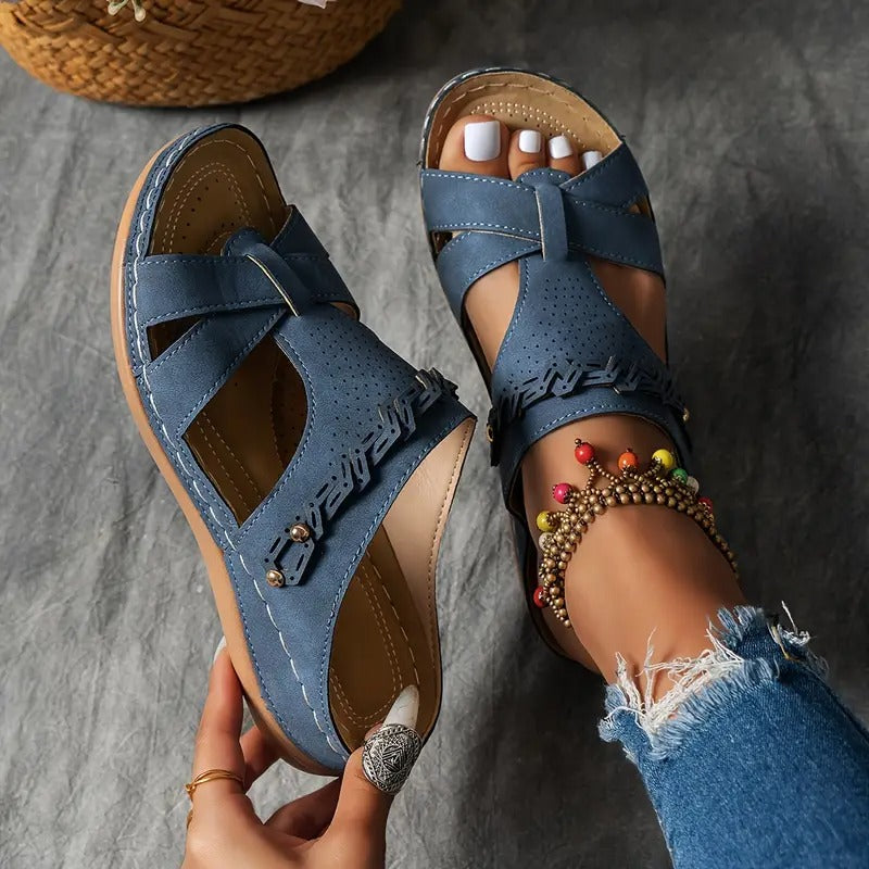 Kilklackade skor för kvinnor | Utskuren & Slip-on | Strandskor med öppen tå och mjuk sula