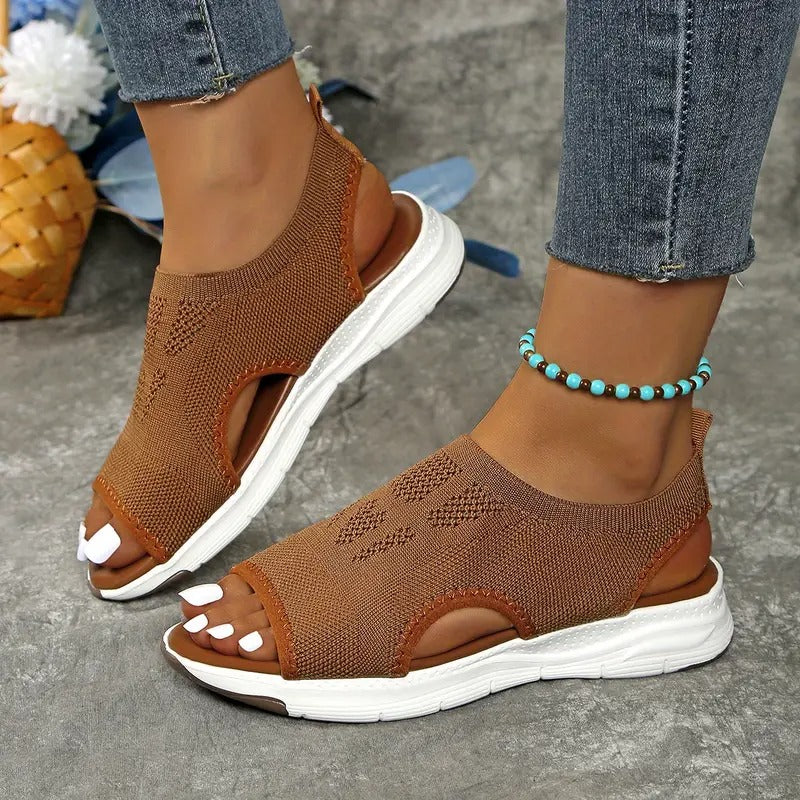 Dam Sandaler | Stickad Design med Utskärningar | Lättvikt & Kilklack | Öppen Tå & Slip-on