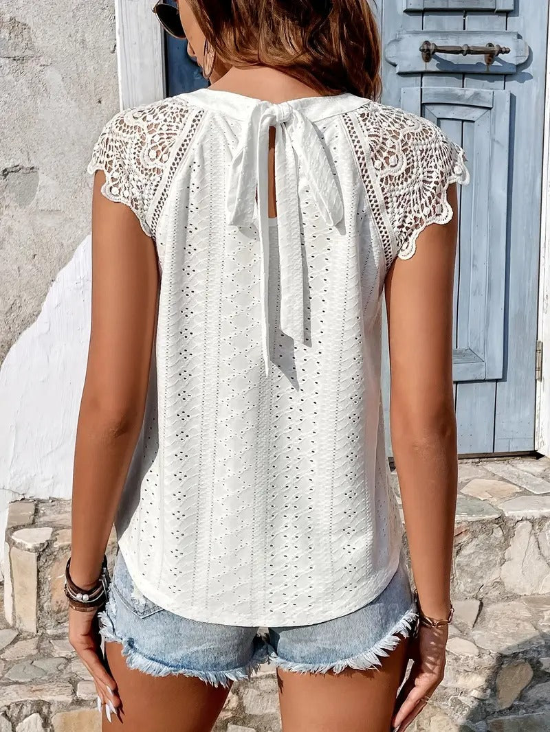 Dam T-shirt | Broderie Spets & Knytband i Rygg | Enfärgad & Somrig | Kortärmad