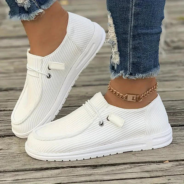 Kvinnor Slip-on Skor | Lättvikt & Flexibel Sula | Bekväma & Vardagsvänliga | Avslappnad Stil