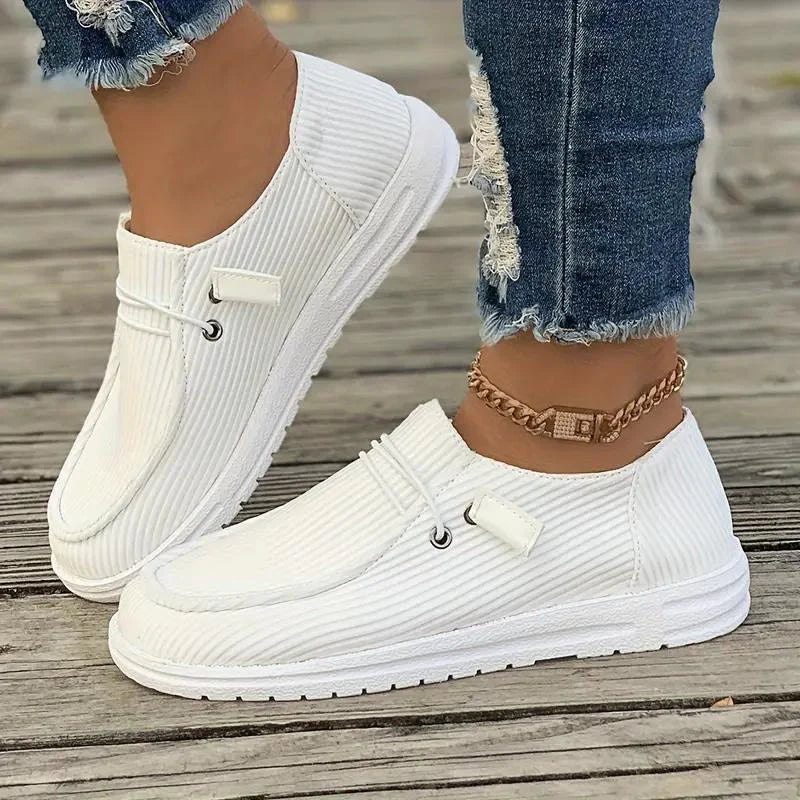 Kvinnor Slip-on Skor | Lättvikt & Flexibel Sula | Bekväma & Vardagsvänliga | Avslappnad Stil