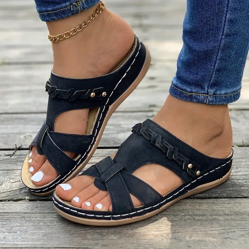 Kilklackade skor för kvinnor | Utskuren &amp; Slip-on | Strandskor med öppen tå och mjuk sula