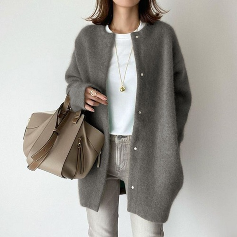 Designer Kappa för Dam | Lös Passform & Mjukt Material | Elegant Knäppning | Premium Tyg