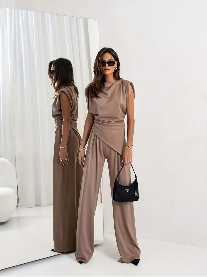 Dam Set | Axelbandslös Topp & Vida Byxor | Elegant Plisserad Dekor | Mångsidig