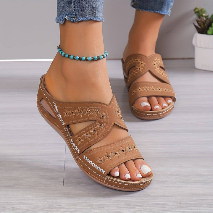 Dam Sandal | Slip-on | Broderi | Sommar