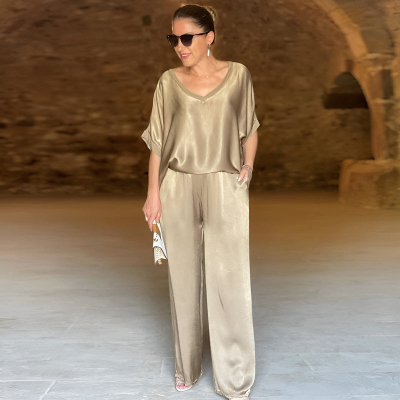 Set för kvinnor | Tvådelat & V-ringat | Strålande & elegant | Casual Chic