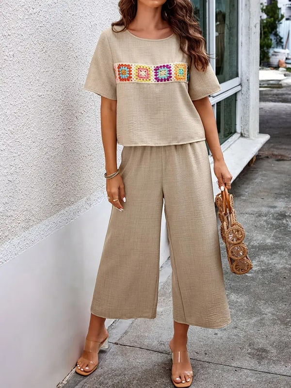 Damset | T-shirt & Vida Byxor | Patchworkdesign & Enfärgad | Somrig Komfort i Polyester