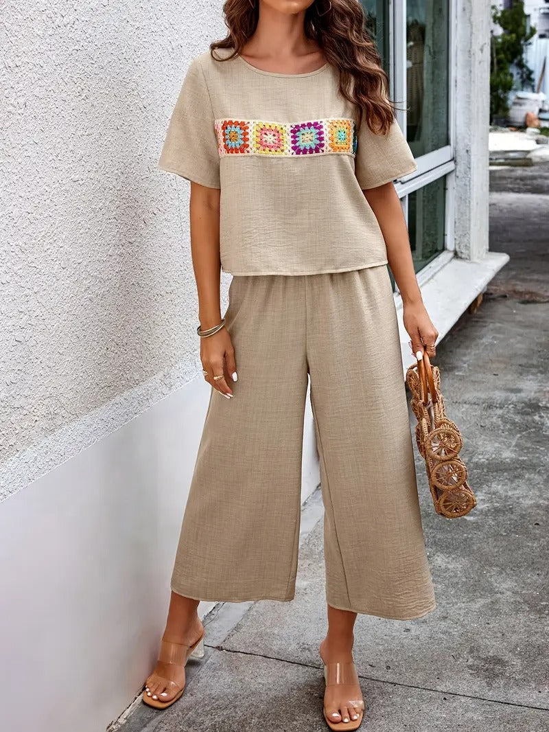 Damset | T-shirt & Vida Byxor | Patchworkdesign & Enfärgad | Somrig Komfort i Polyester